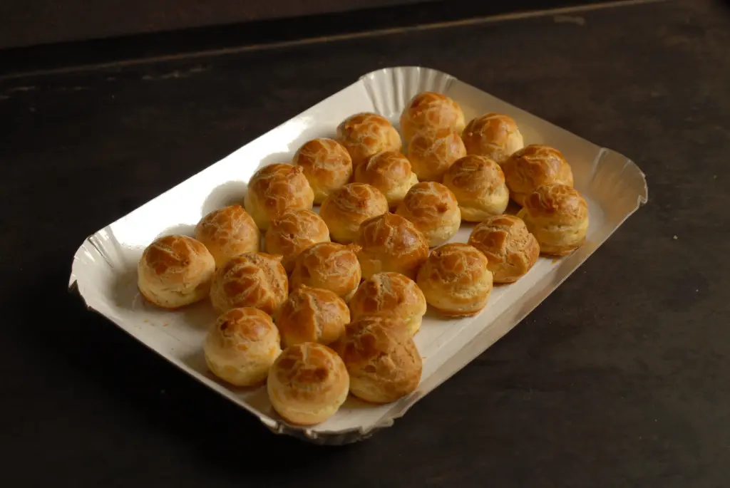 BOUCHÉES APÉRITIVES - PROFITEROLES 3 FROMAGES 1X25- Surgelé