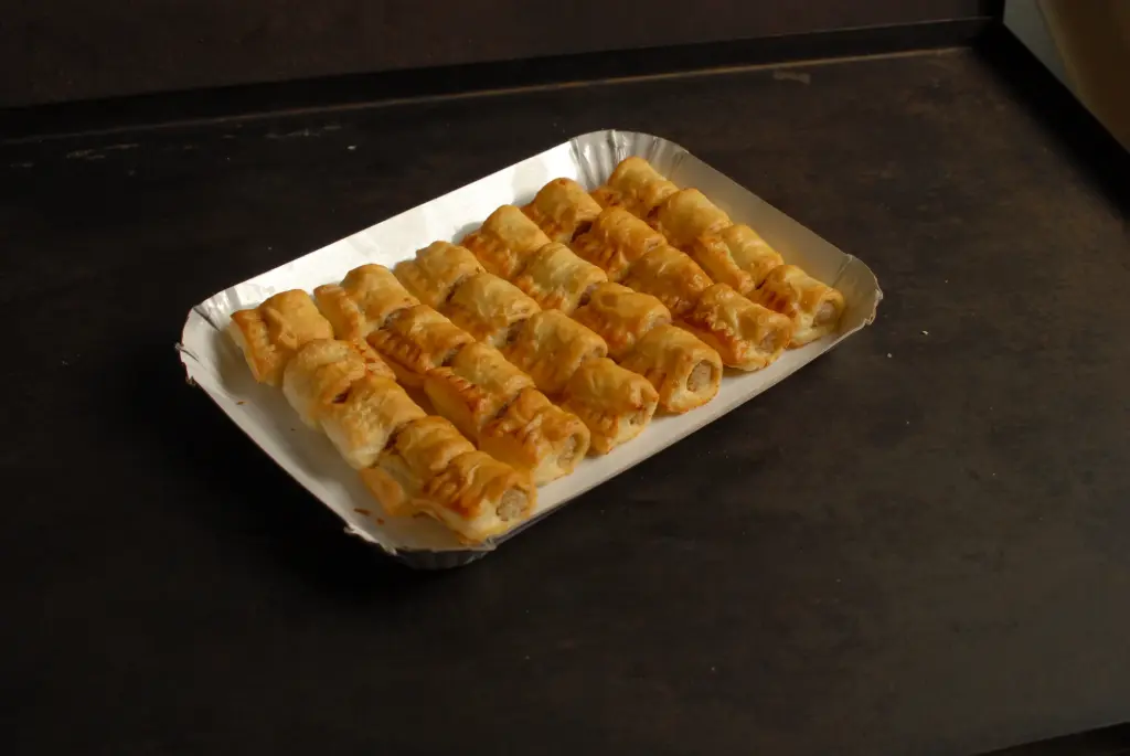 BOUCHÉES APÉRITIVES - MINI FEUILLETÉS SAUCISSE 1X25 - Surgelé