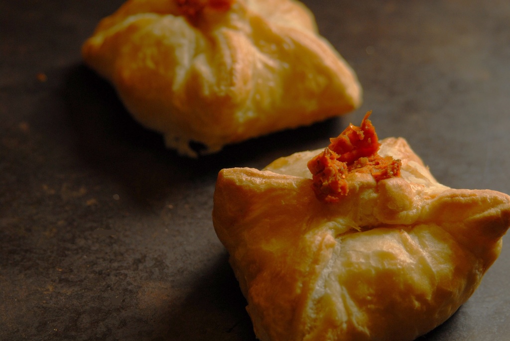 FEUILLETES AU CHEVRE & TOMATES 1X2