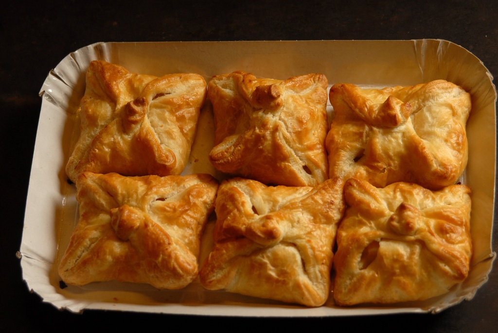 FEUILLETES AU CHEVRE & BACON/MIEL 1X6