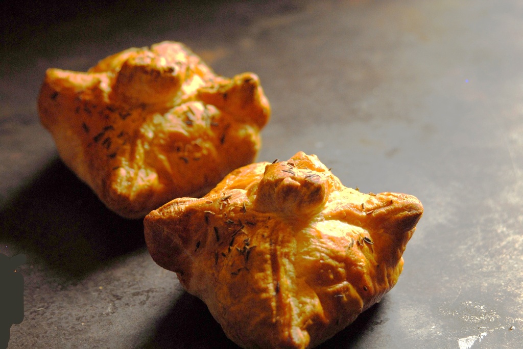 FEUILLETES AU CHEVRE & BACON/MIEL 1X2