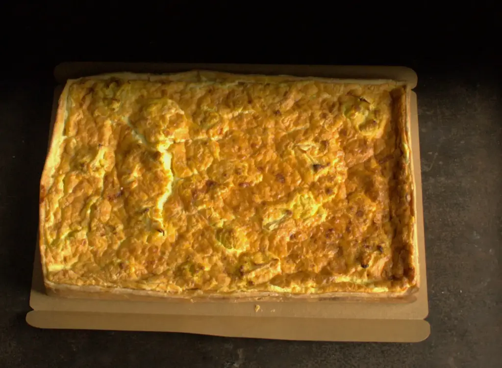 QUICHE QUICHE BLOEMKOOL/KERRIE/ZOETE AARDAPPEL  - BIO - PLAAT 30x45cm - 15 porties