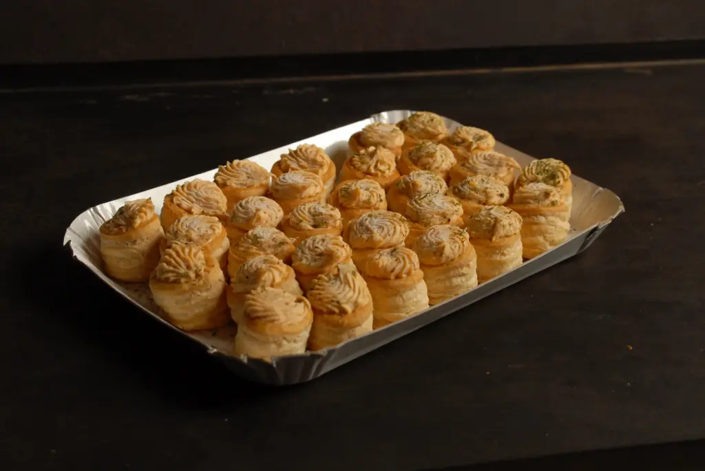 BLADERDEEGHAPJES MET GEROOKTE ZALM 1X30 – diepvries