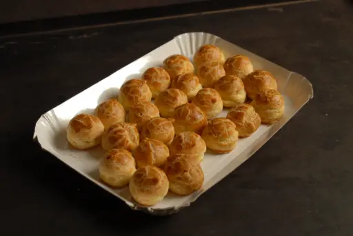 [1.3.2.1058 ] BOUCHÉES APÉRITIVES - PROFITEROLES 3 FROMAGES 1X25- Surgelé