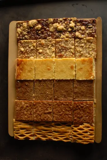 [2.2.3.3557 *] ASSORTIMENT DE 'CARRÉS' - TARTES VARIÉES- BIO - 1X24