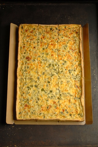 [3.2.3.2741 *] QUICHE MET PREI - BIO - PLAAT 30x45cm - 15 porties