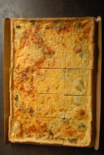 [3.2.3.2765 *] QUICHE MET BROCOLI - BIO -- PLAAT 30x45cm - 15 porties