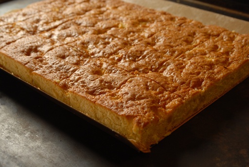[2.2.3.3168 *] CAKE AUX POMMES - BIO - PLAQUE 30x45cm- 24 parts