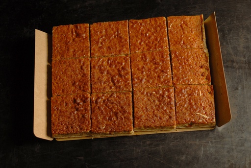 [2.2.3.5247 *] TARTE FRANGIPANE - BIO - DEMI PLAQUE 30x23cm - 12 parts