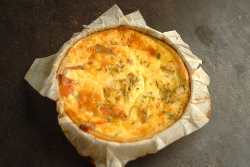 [3.2.1.5469 *] QUICHE ZALM & VERSE KAAS MET KRUIDEN - BIO - X1
